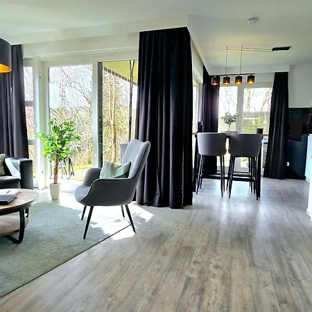 Ferienwohnung Fuchsbau Mit Kamin & Terrasse & Hunde Winterberg Exterior foto